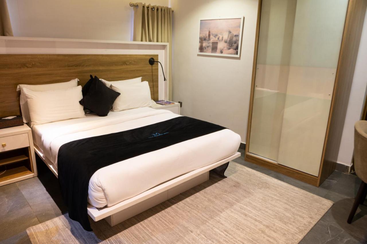 Villa Monument Hotel Aliayabiagba Екстер'єр фото