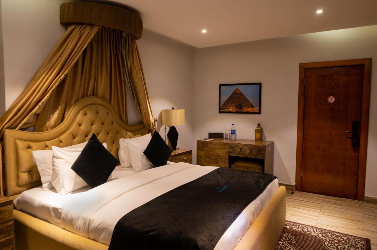 Villa Monument Hotel Aliayabiagba Екстер'єр фото