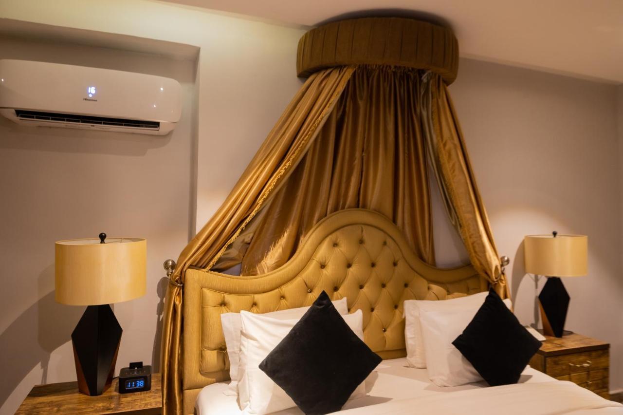Villa Monument Hotel Aliayabiagba Екстер'єр фото