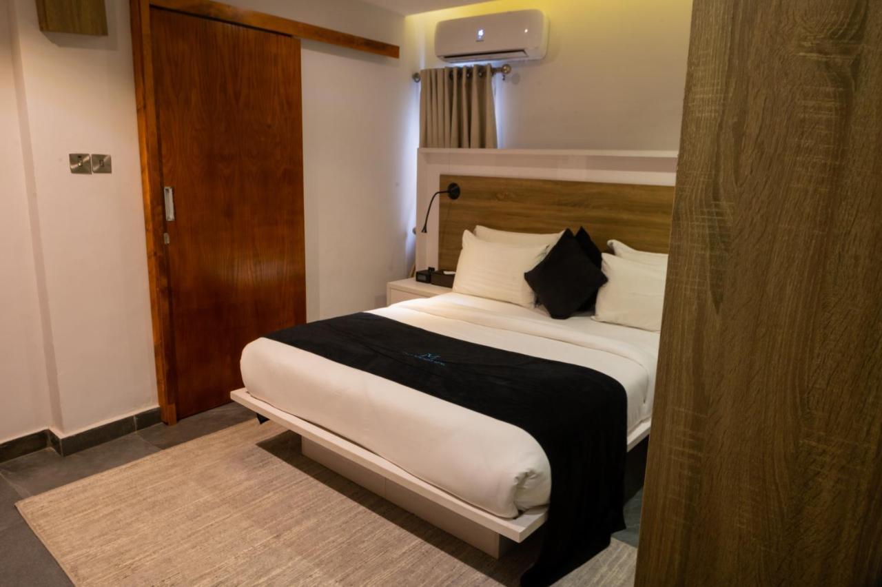 Villa Monument Hotel Aliayabiagba Екстер'єр фото