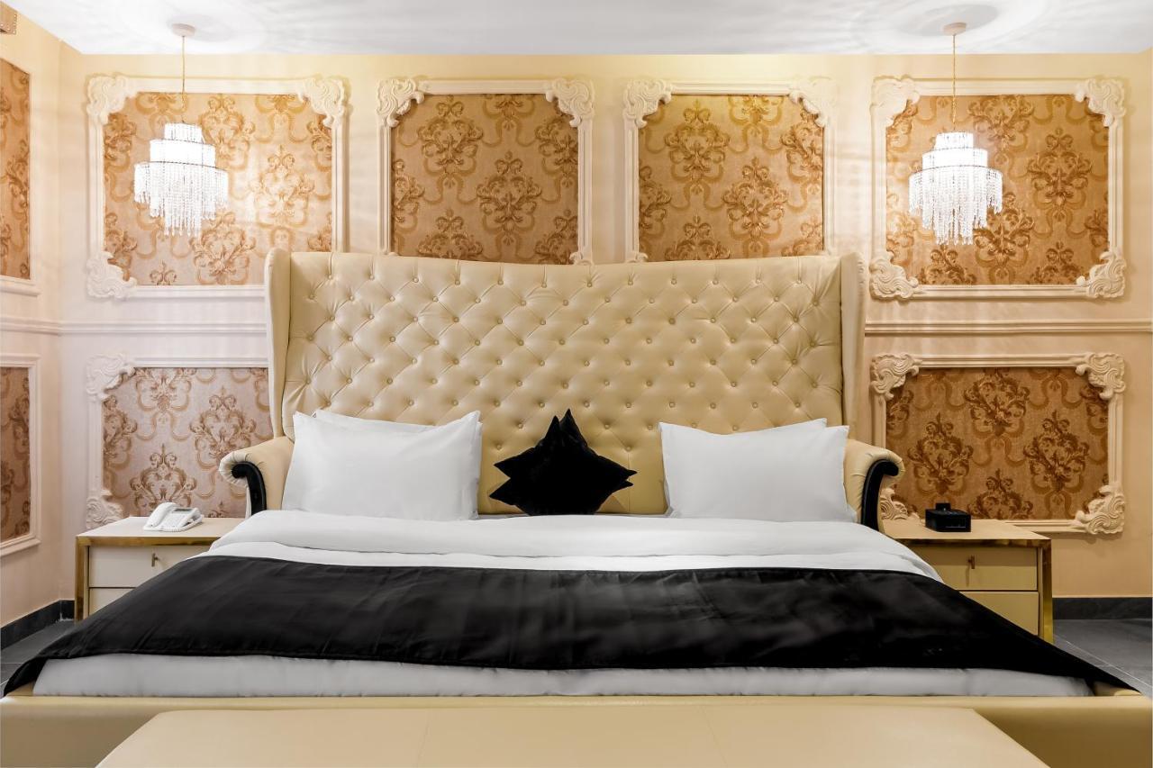 Villa Monument Hotel Aliayabiagba Екстер'єр фото