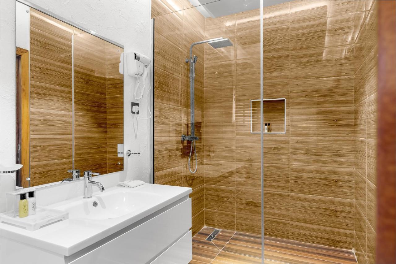 Villa Monument Hotel Aliayabiagba Екстер'єр фото