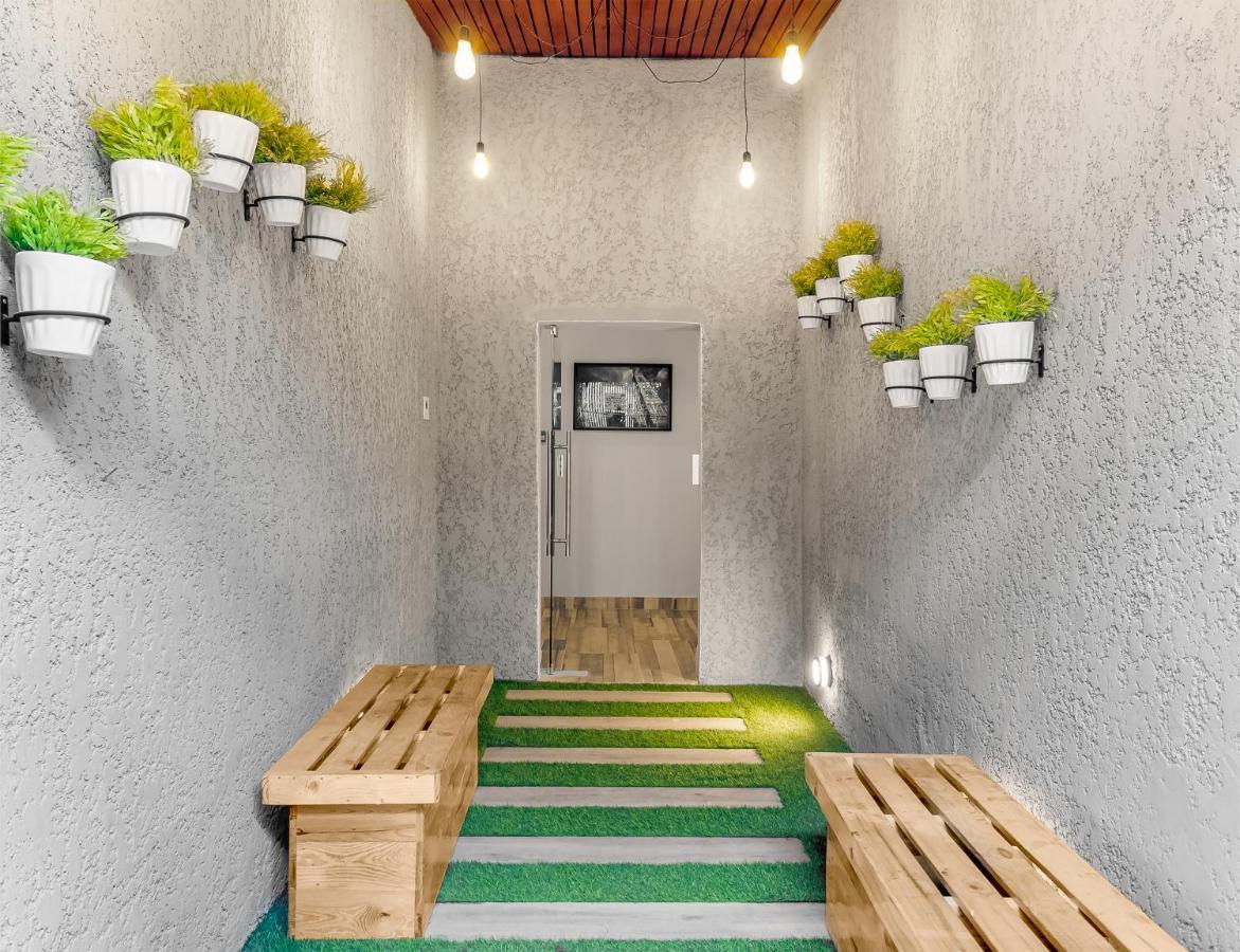 Villa Monument Hotel Aliayabiagba Екстер'єр фото